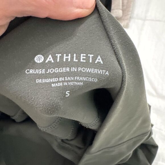 Athleta Cruise Jogger in Powervita – Size S – in “Fir”- excellent condition - Picture 3 of 9
